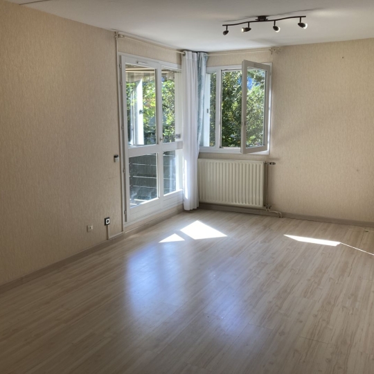  Annonces CHIROLLES : Appartement | SAINT-EGREVE (38120) | 65 m2 | 155 000 € 