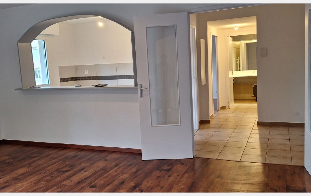 Annonces CHIROLLES : Appartement | MEYLAN (38240) | 57 m2 | 780 € 